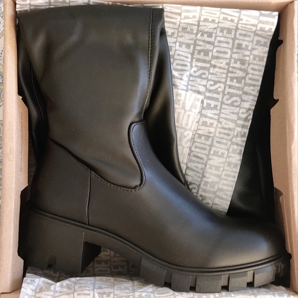 Steve Madden Black Higher Heeled Boots Size 10 - Picture 8 of 10